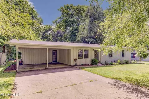 607 Bellevue Street St, Clinton, MS 39056 photo 2
