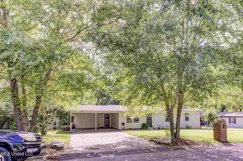 607 Bellevue Street St, Clinton, MS 39056 photo 3