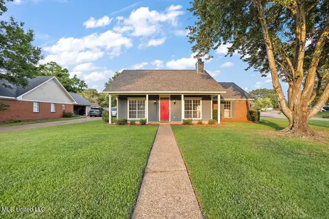 3007 Bay Bridge Dr, Flowood, MS 39232