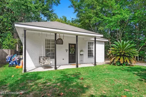 704 Allendale Ave, Gulfport, MS 39501