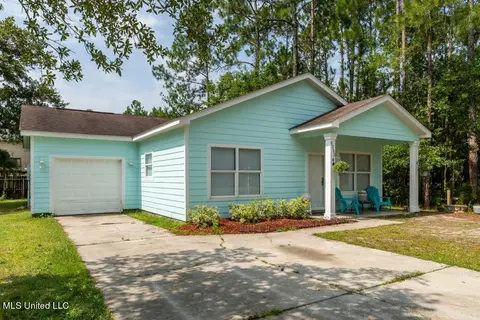 6252 W Clay St, Bay Saint Louis, MS 39520
