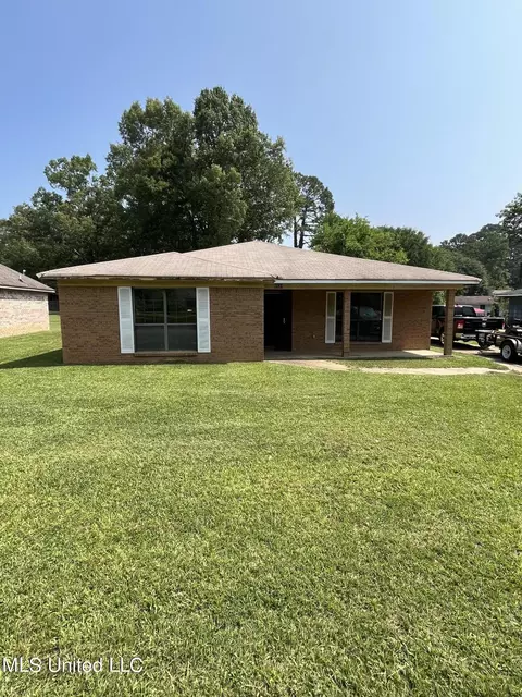 5534 Clinton Bvld Blvd, Jackson, MS 39209