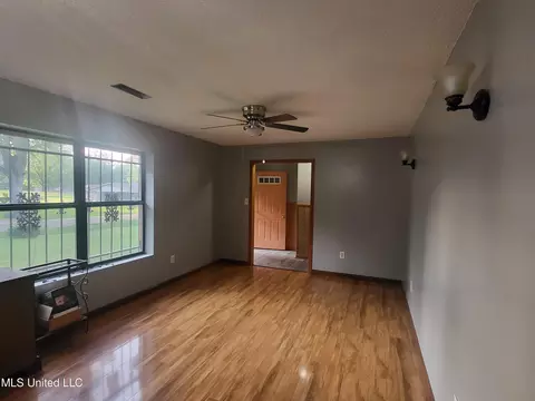 768 Pine St, Coldwater, MS 38618 photo 3