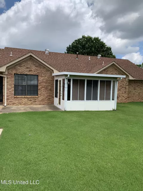 7019 Bluegrass Rd, Olive Branch, MS 38654 photo 3