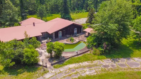 1101 Reg Green Rd, Perkinston, MS 39573