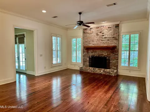 Living - 144 Chapel Ln, Madison, MS 39110 photo 7 of 7