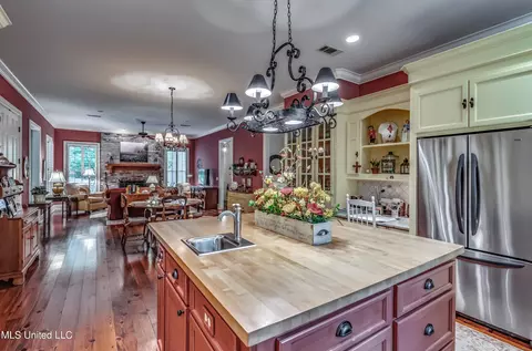 Kitchen - 144 Chapel Ln, Madison, MS 39110 photo 2 of 9
