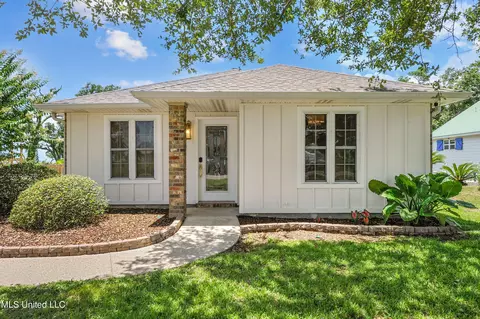 98 Shelter Rock Dr, Long Beach, MS 39560
