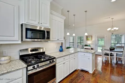 242 Falls Xing, Madison, MS 39110 photo 17