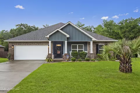9062 River Birch Dr, Biloxi, MS 39532