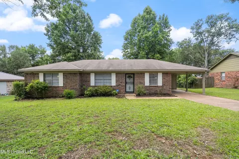 3815 Hilltop Dr, Horn Lake, MS 38637