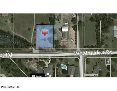 9058 Woolmarket Rd, Biloxi, MS 39532