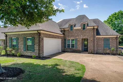 6905 N Hamilton Cir, Olive Branch, MS 38654