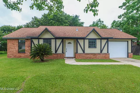 6 Sunnymead Dr, Gulfport, MS 39503