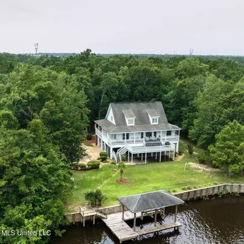 4000 Fox Run Cv, Biloxi, MS 39532