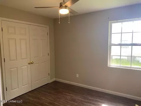 328 Madison Ave, Wiggins, MS 39577 photo 5