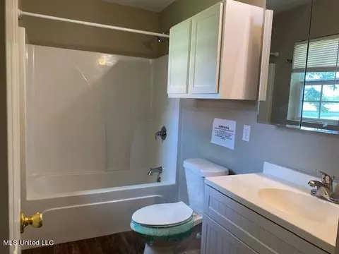 328 Madison Ave, Wiggins, MS 39577 photo 8