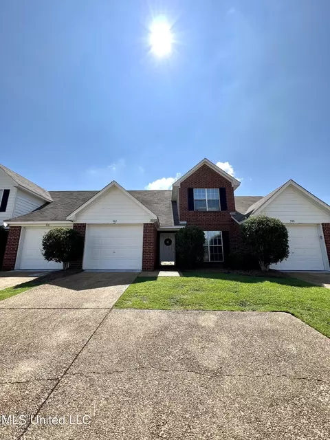 302 Woodlake Ln, Brandon, MS 39047
