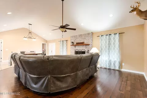 240 Henry Eubanks Rd, Lucedale, MS 39452 photo 7