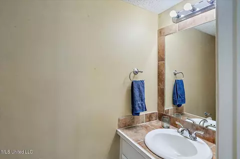 833 Harbor Bend Dr, Brandon, MS 39047 photo 9