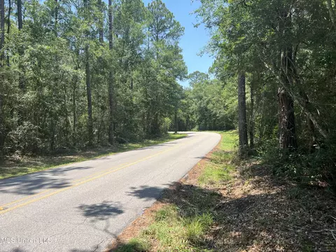 00 Old Woolmarket Rd, Biloxi, MS 39532
