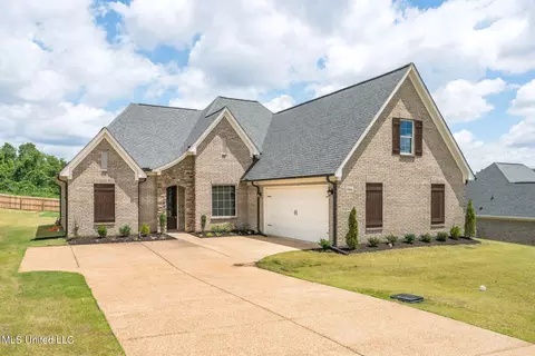 5066 Watson View Dr, Nesbit, MS 38651 photo 2