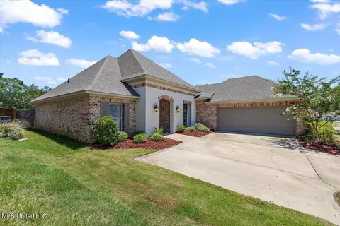 198 Grace Dr, Flowood, MS 39232