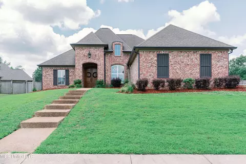 137 Copper Creek Dr, Clinton, MS 39056