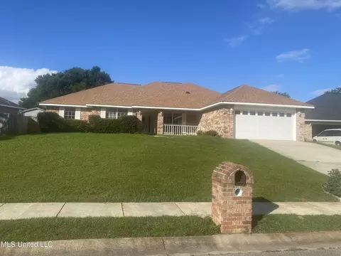 14987 Greenwell Cir, Biloxi, MS 39532