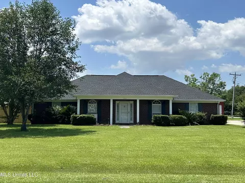 9265 Taylor Dr, Biloxi, MS 39532