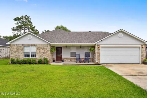 8713 Live Oak Ave, Ocean Springs, MS 39564