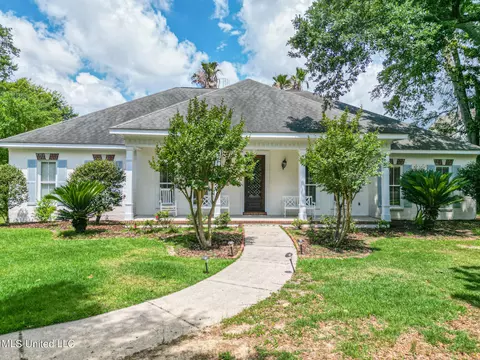 9161 Mulberry Ln, Gulfport, MS 39503