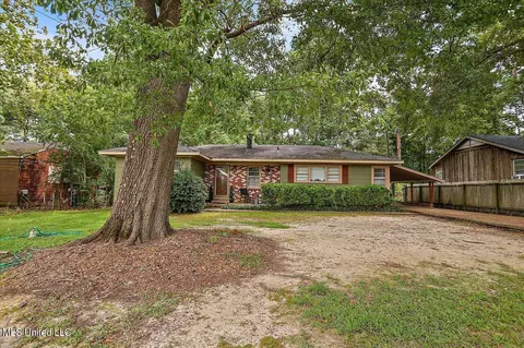 228 Jackson St, Canton, MS 39046