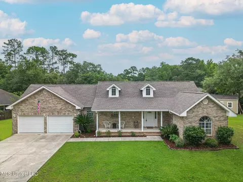 9512 Op La Pl, Diamondhead, MS 39525