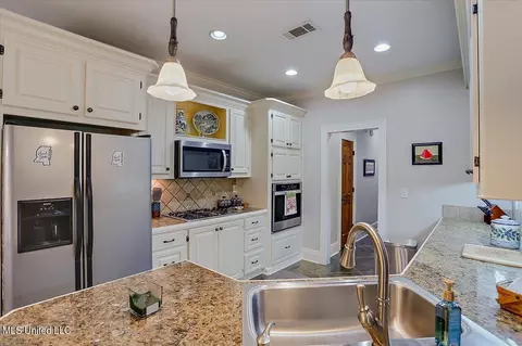 1009 Eastview Cv, Brandon, MS 39042 photo 10