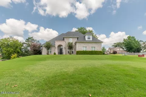 8420 Belmor Lakes Dr, Olive Branch, MS 38654