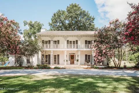 110 E Wilson Ave, Greenwood, MS 38930
