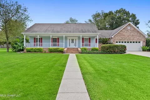 8835 N Paulettes Pl, Biloxi, MS 39532
