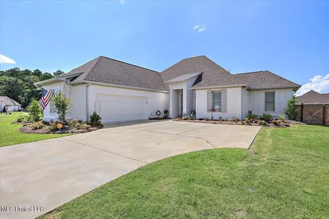 305 Bristlecone Ct, Flowood, MS 39232