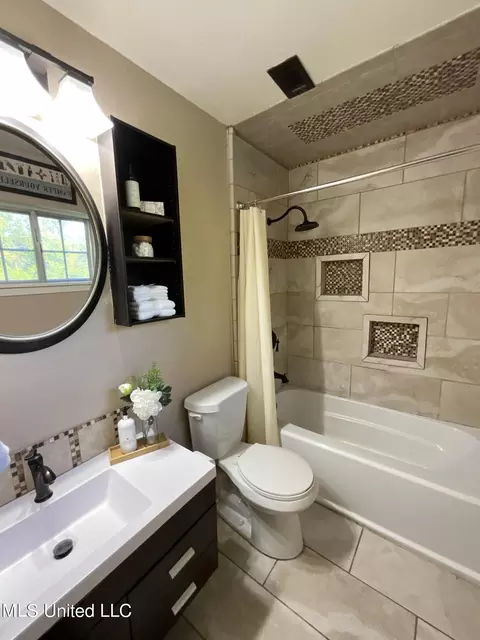 2056 Monaco St, Jackson, MS 39204 photo 8