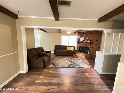 2056 Monaco St, Jackson, MS 39204 photo 3