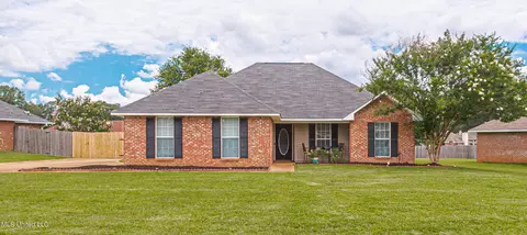 820 Bullrun Cir, Jackson, MS 39272
