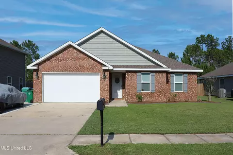47 Whisperwood Ln, Ocean Springs, MS 39564