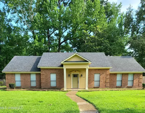 6158 Lake Trace Cir, Jackson, MS 39211