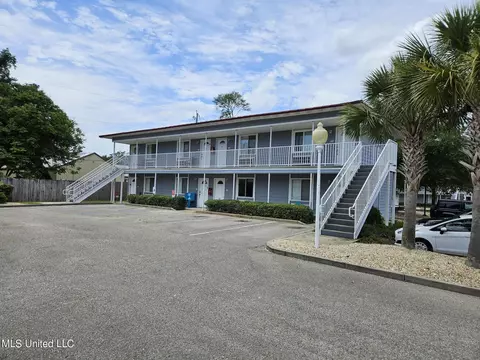 1664 Beach Blvd #27, Biloxi, MS 39531