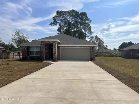 3308 N 9th St, Ocean Springs, MS 39564