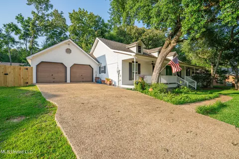 88388 E Diamondhead Dr, Diamondhead, MS 39525 photo 2