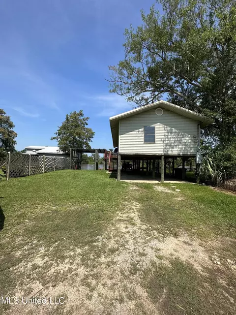 8344 Cochran Ave, Moss Point, MS 39562 photo 2