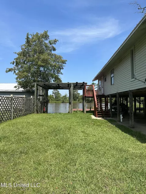 8344 Cochran Ave, Moss Point, MS 39562 photo 3