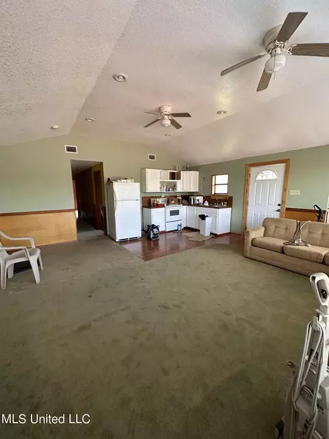 8344 Cochran Ave, Moss Point, MS 39562 photo 10
